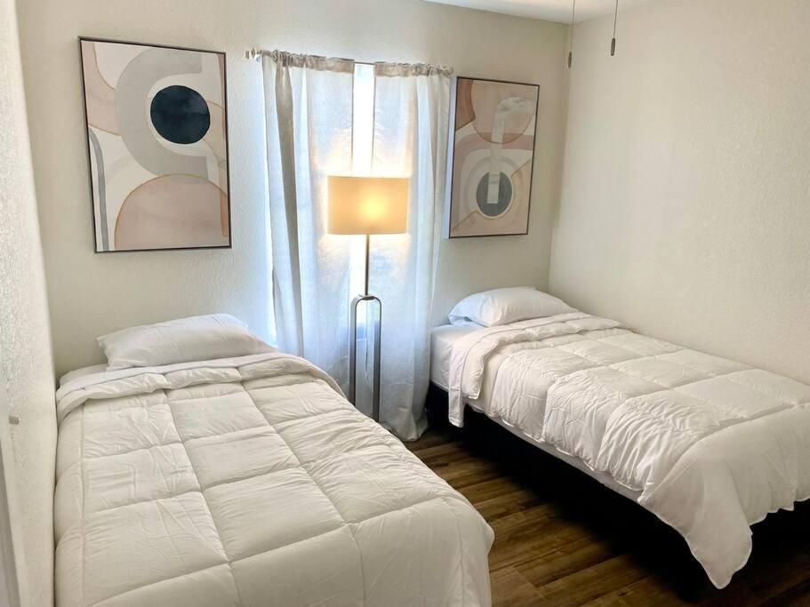 Contemporary 2-Bedroom Rental Unit Eagle Pass Exterior photo
